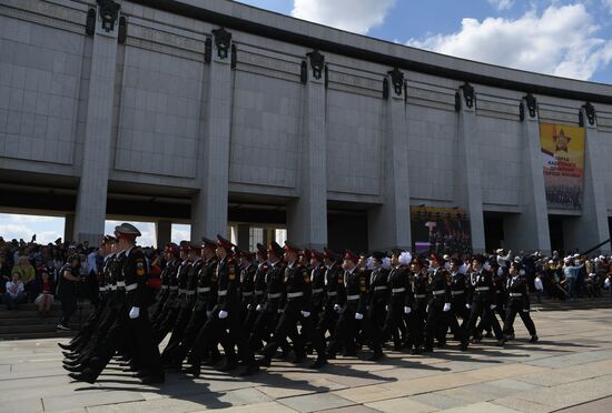 Парад кадетов на Поклонной горе 