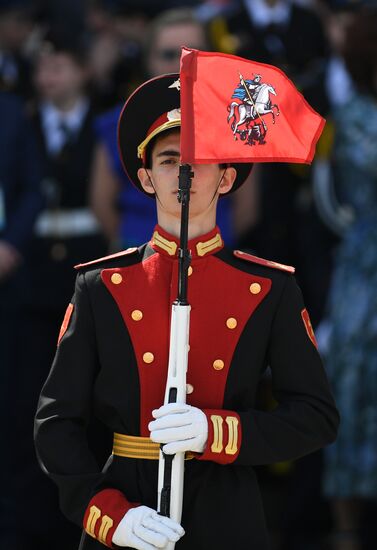 Парад кадетов на Поклонной горе 