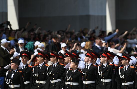 Парад кадетов на Поклонной горе 