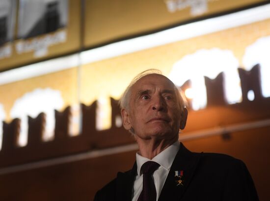 Профилактика горелки Вечного огня в Александровском саду