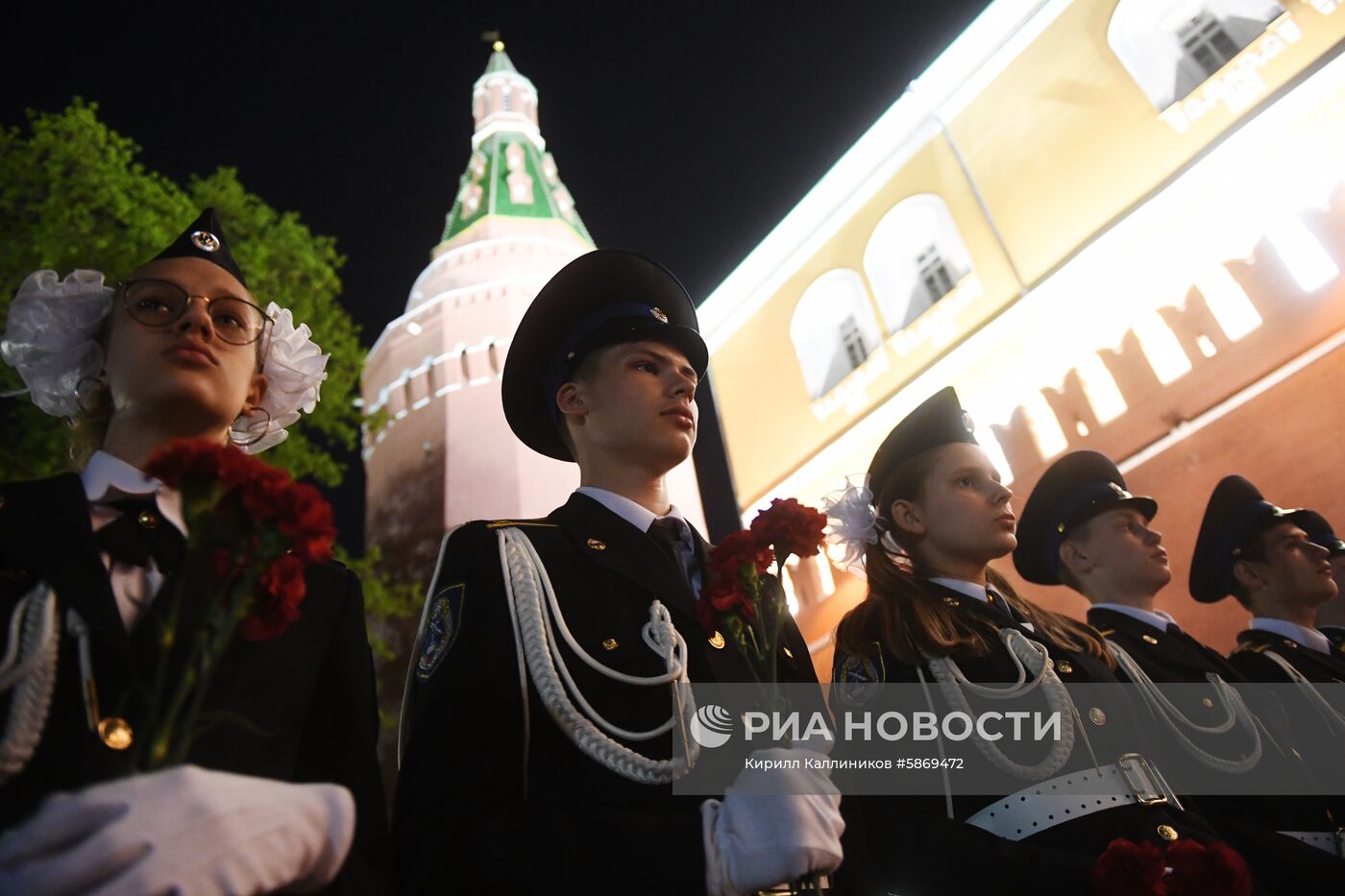 Профилактика горелки Вечного огня в Александровском саду