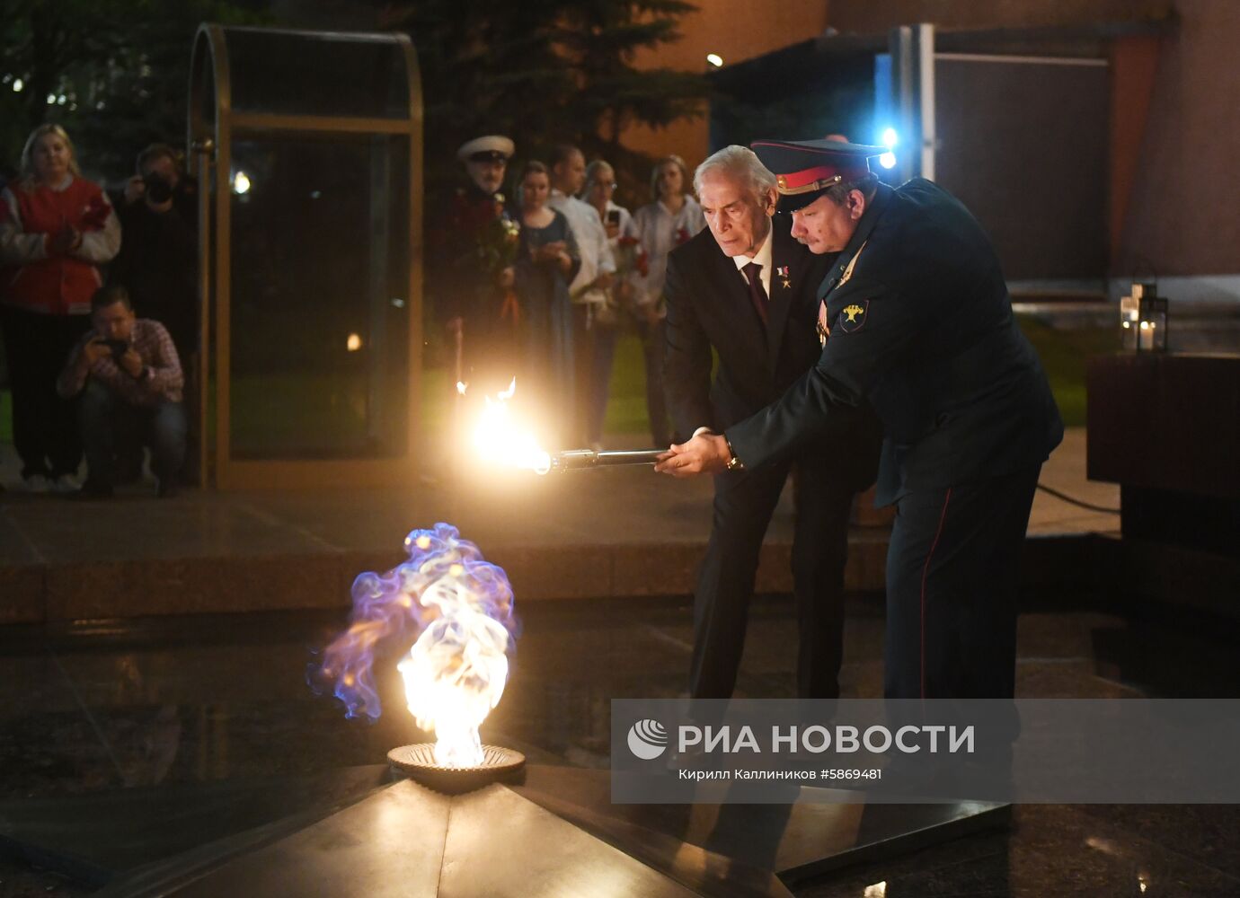 Профилактика горелки Вечного огня в Александровском саду