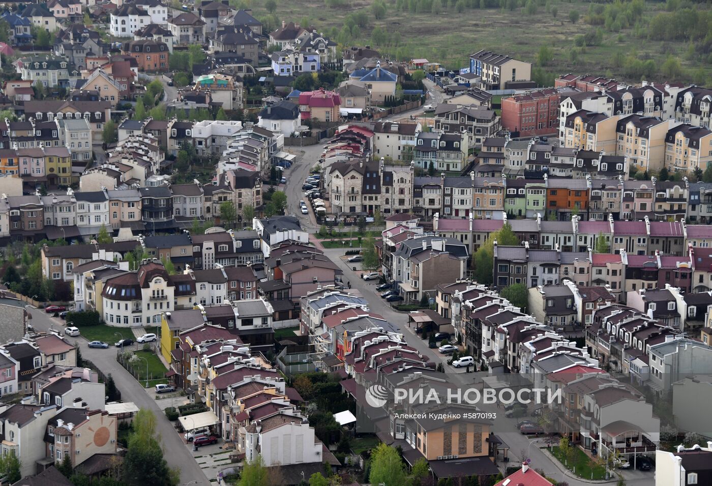 Коттеджный поселок в Московской области.