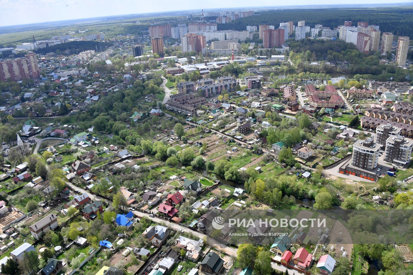 Коттеджный поселок в Московской области.