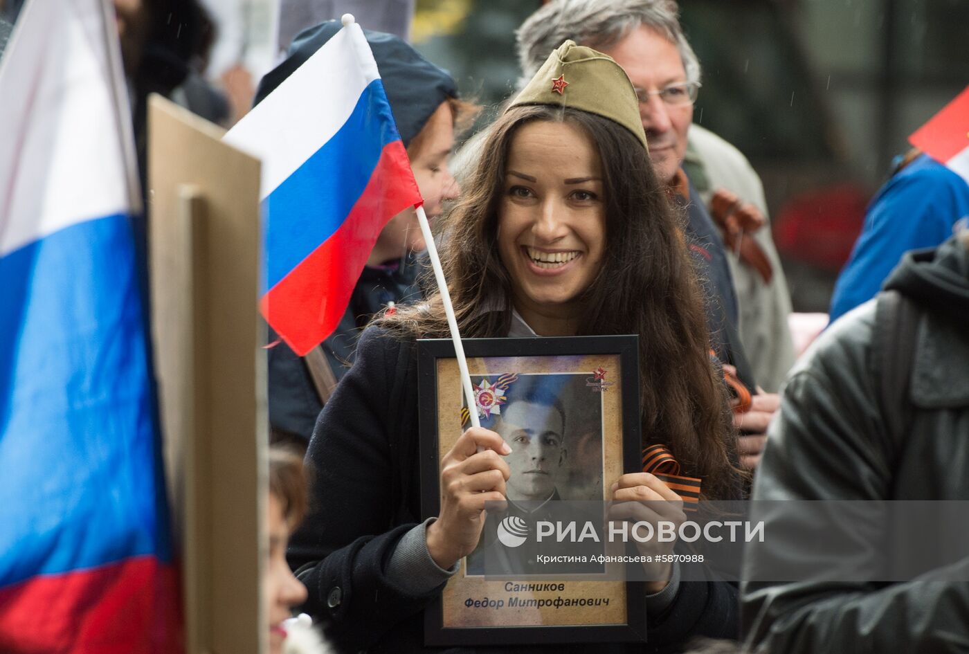 Акция "Бессмертный полк" в Париже