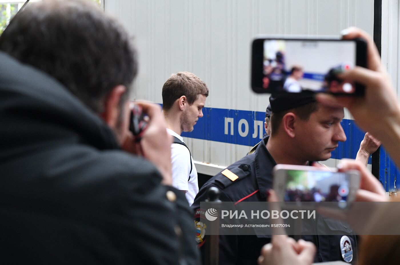 Оглашение приговора А. Кокорину и П. Мамаев