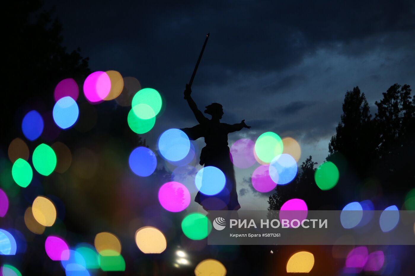 Акция "Свет Великой Победы" на Мамаевом кургане