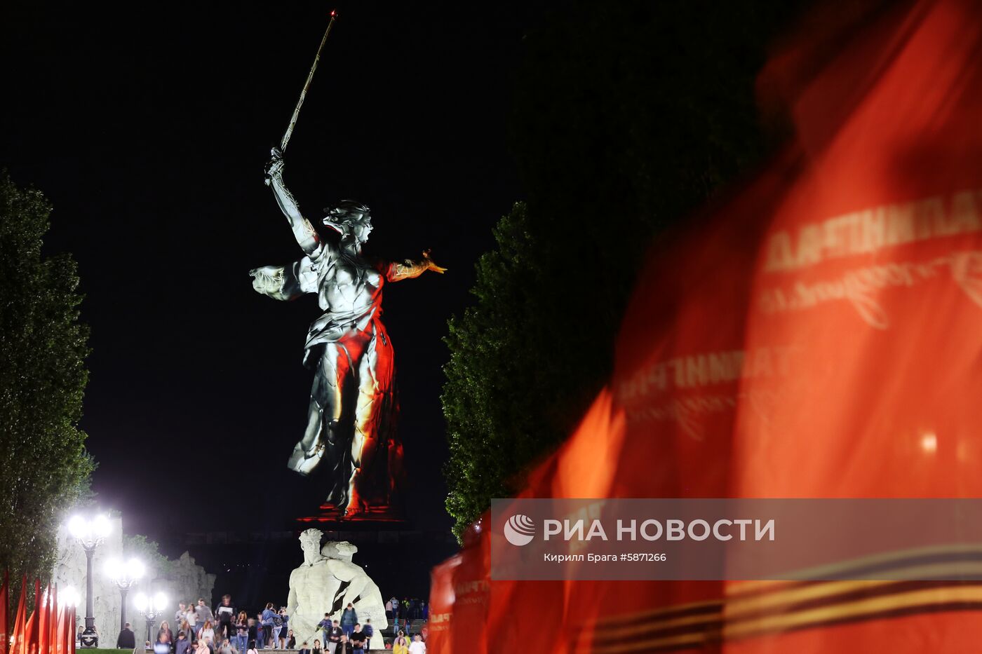 Акция "Свет Великой Победы" на Мамаевом кургане