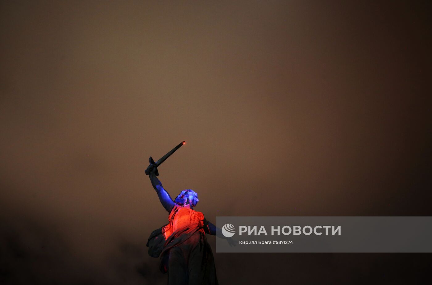 Акция "Свет Великой Победы" на Мамаевом кургане