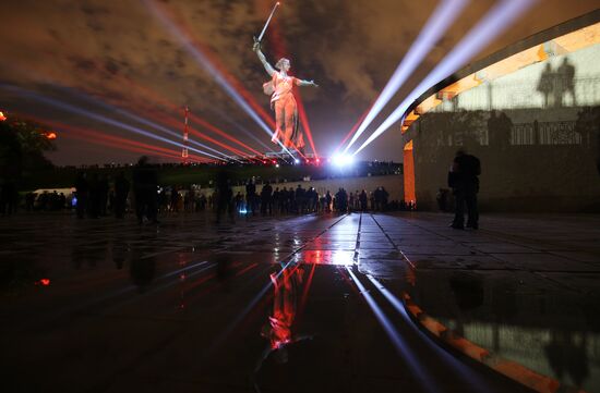 Акция "Свет Великой Победы" на Мамаевом кургане