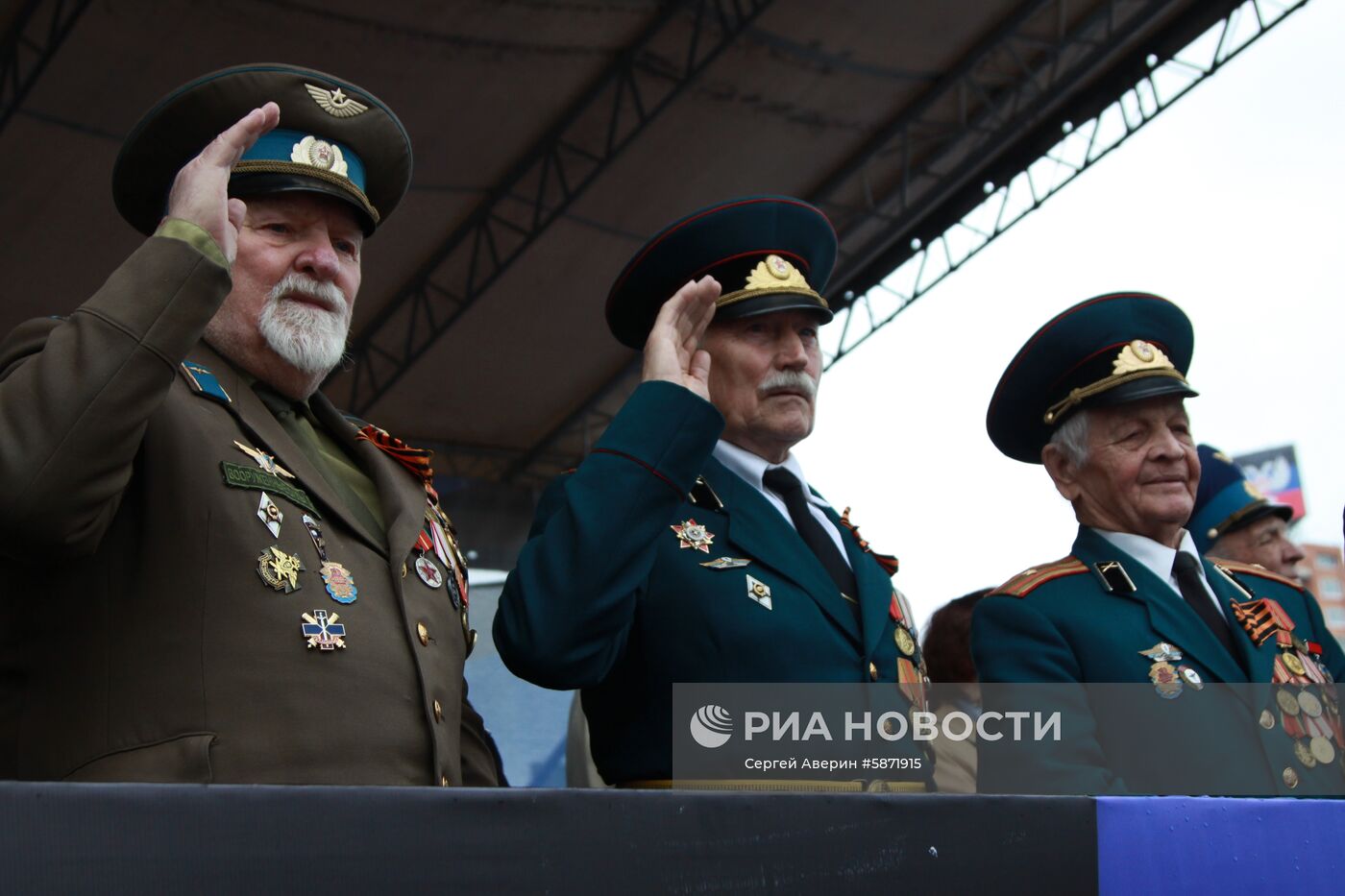 Празднование Дня Победы в Донецке и Луганске