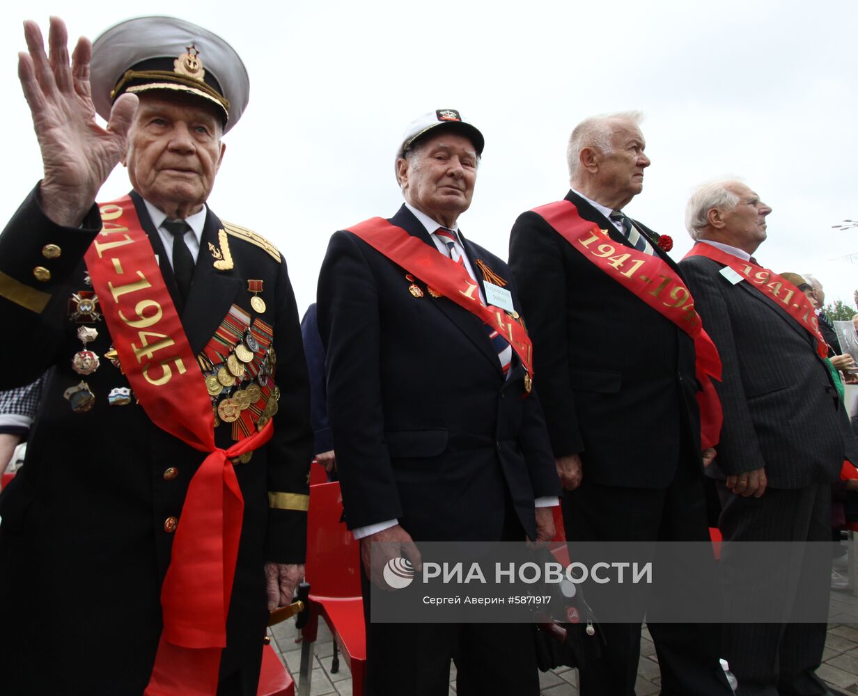 Празднование Дня Победы в Донецке и Луганске