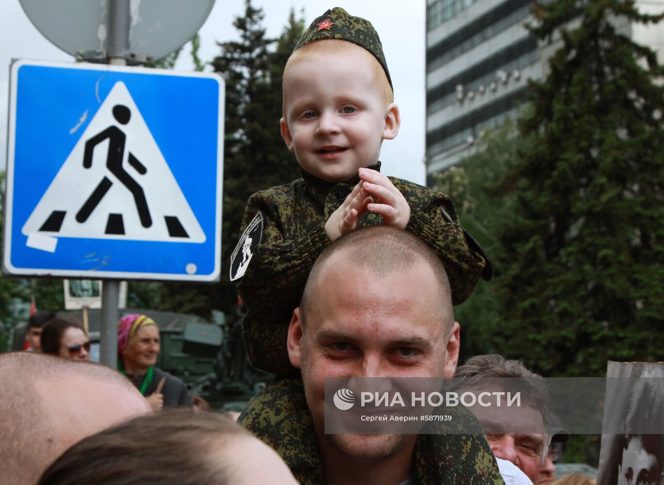 Празднование Дня Победы в Донецке и Луганске | РИА Новости Медиабанк