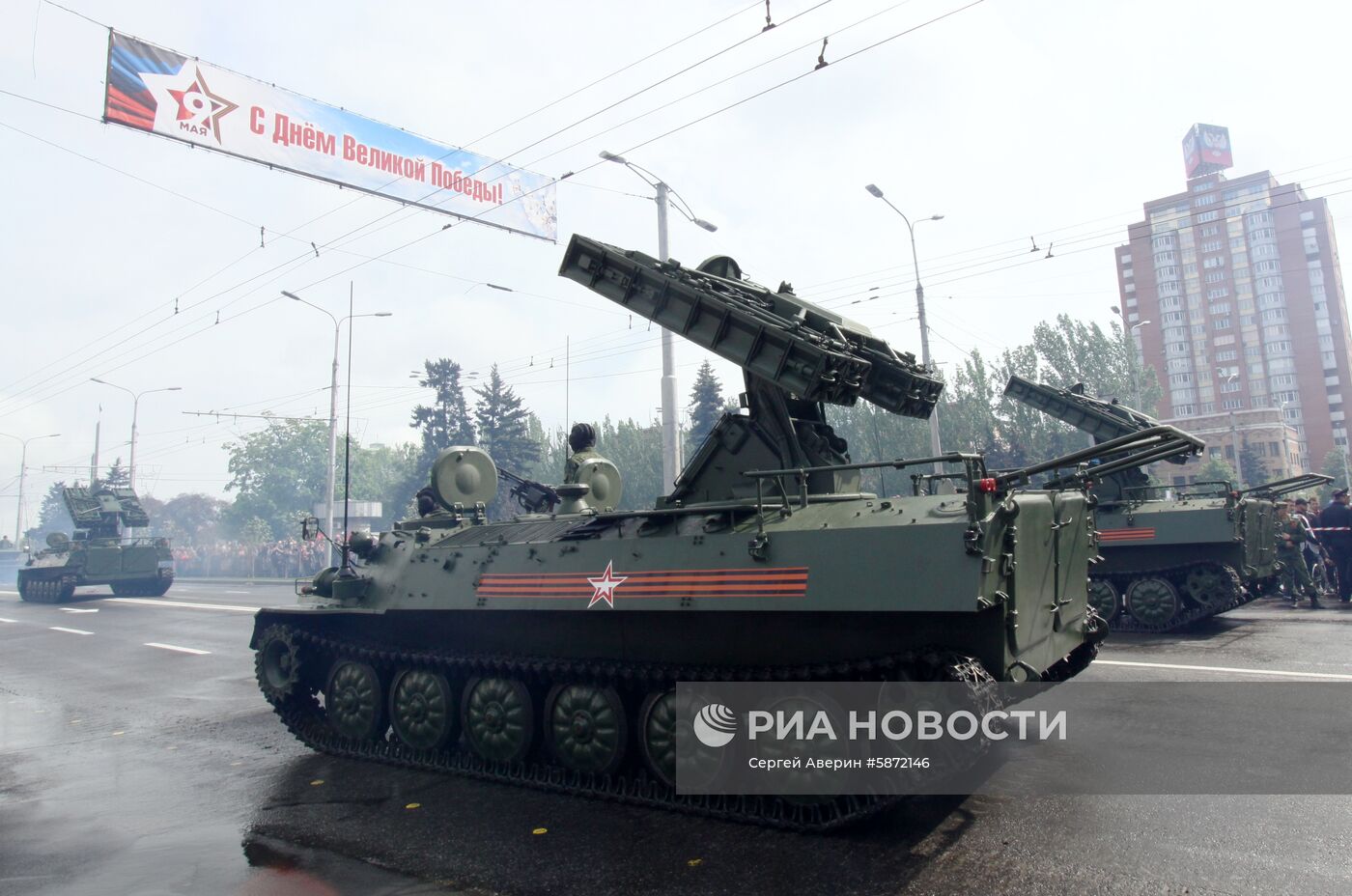 Празднование Дня Победы в Донецке и Луганске