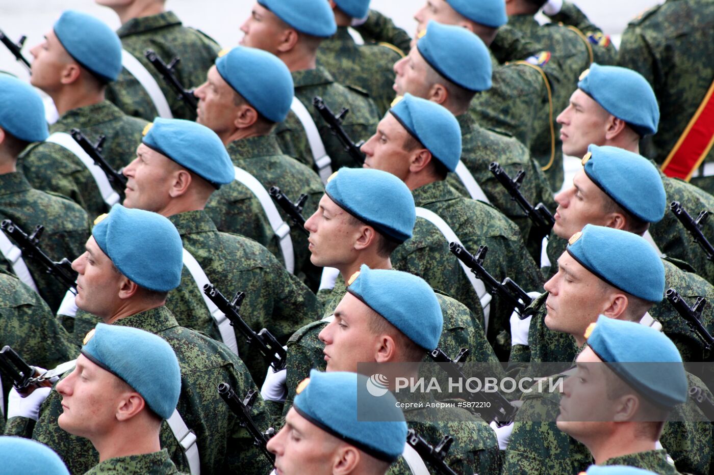 Празднование Дня Победы в Донецке и Луганске