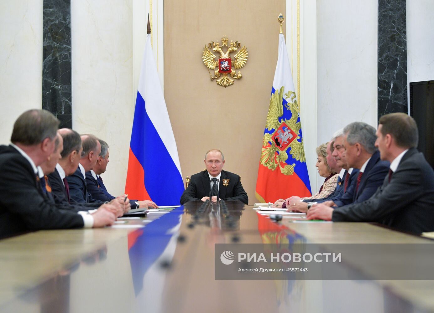 Президент РФ В. Путин провел заседание Совбеза РФ