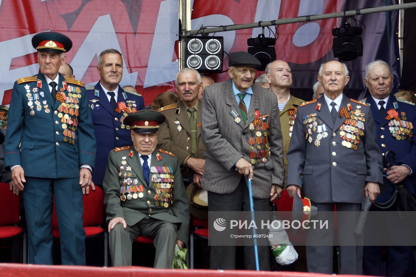 Празднование Дня Победы в Донецке и Луганске