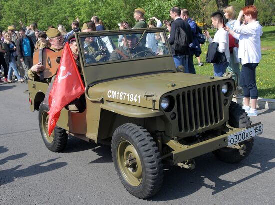 Автопробег на ретро-автомобилях времен Великой Отечественной войны