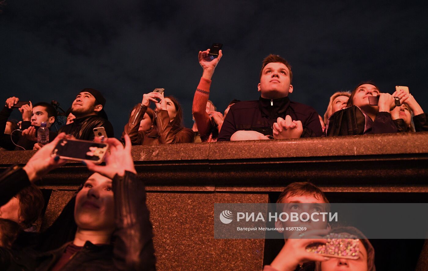 Праздничный салют в честь Дня Победы в Москве