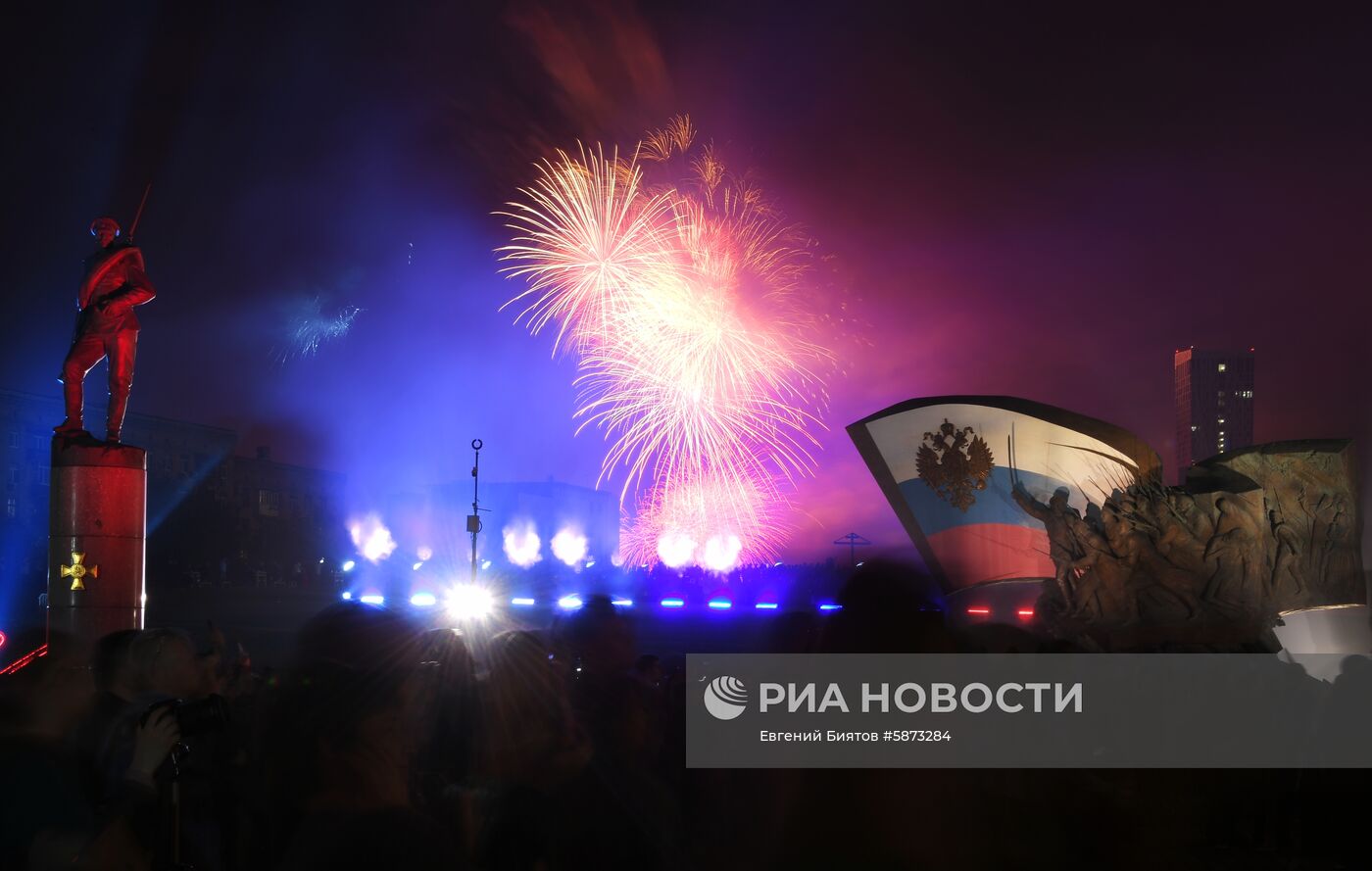 Праздничный салют в честь Дня Победы в Москве 