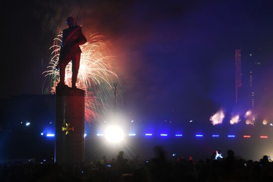 Праздничный салют в честь Дня Победы в Москве 