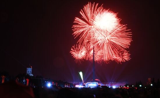 Праздничный салют в честь Дня Победы в Москве 