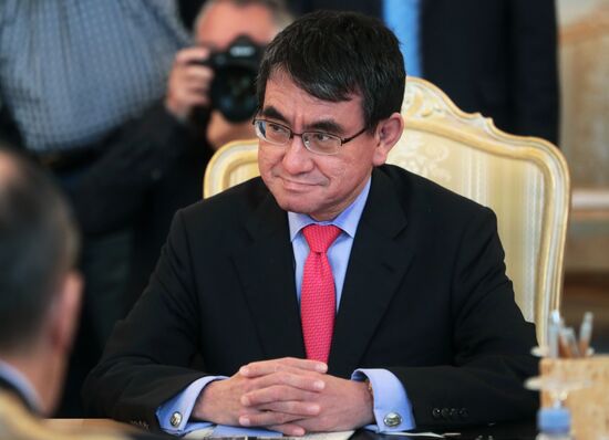 Встреча глав МИД РФ и Японии С. Лаврова и Т. Коно