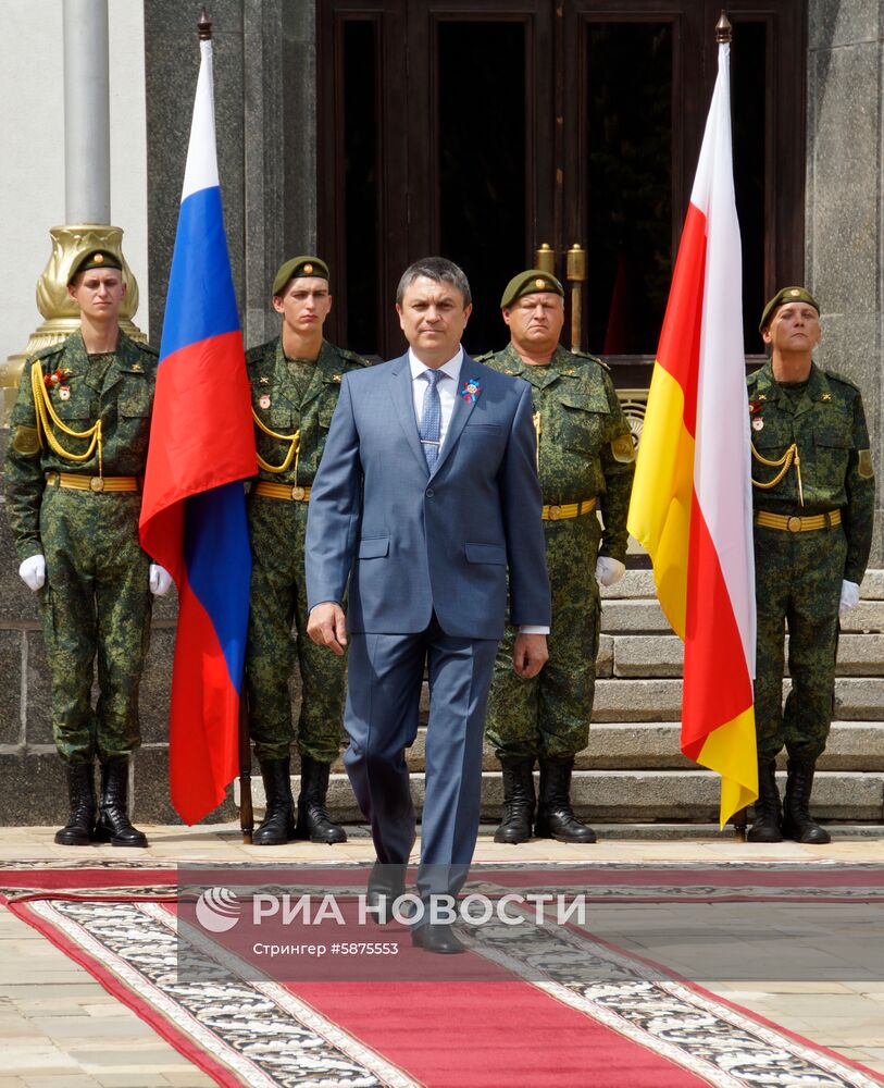 Празднование 5-й годовщины образования ЛНР в Луганске