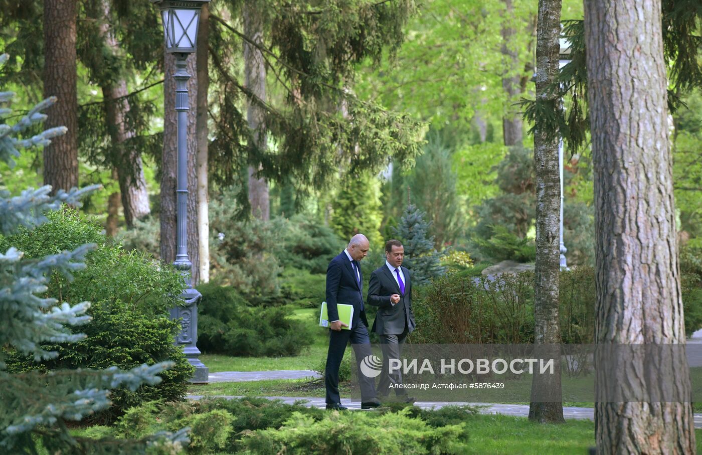 Премьер-министр РФ Д. Медведев встретился с представителями экспертного сообщества по вопросам социально-экономического развития