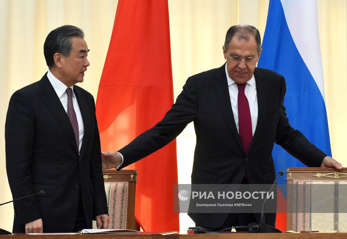 Встреча глав МИД РФ и Китая С. Лаврова и Ван И