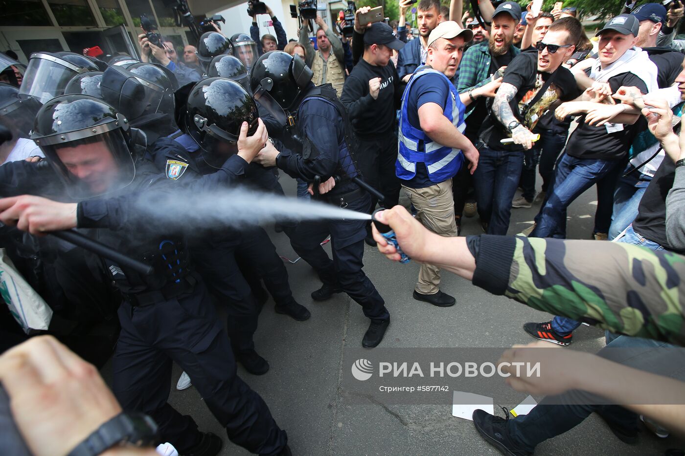 Акция против глав МВД и Генпрокуратуры Украины