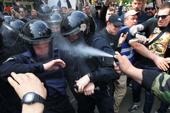 Акция против глав МВД и Генпрокуратуры Украины