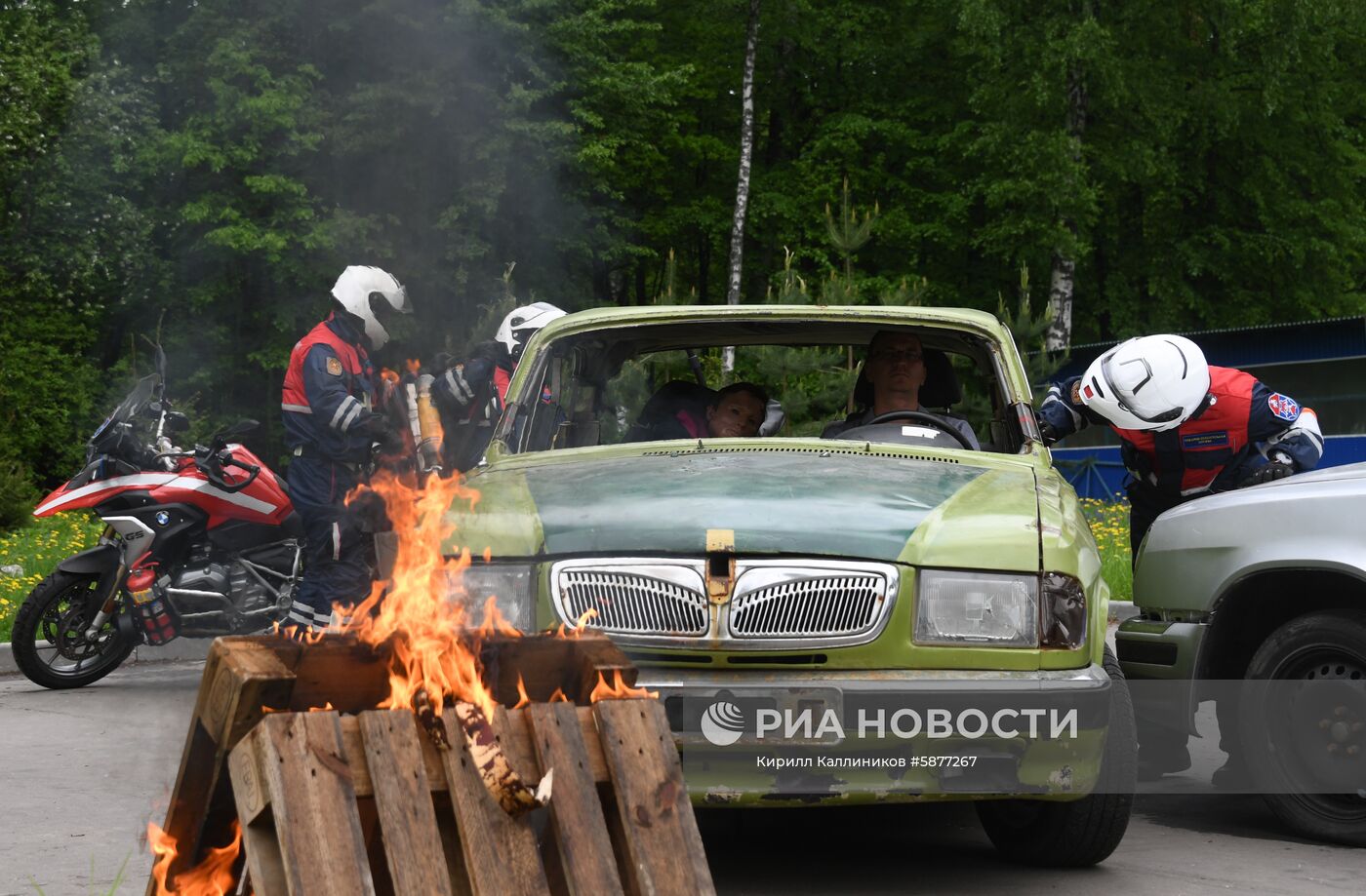 Учения мотоспасателей по устранению последствий ДТП 