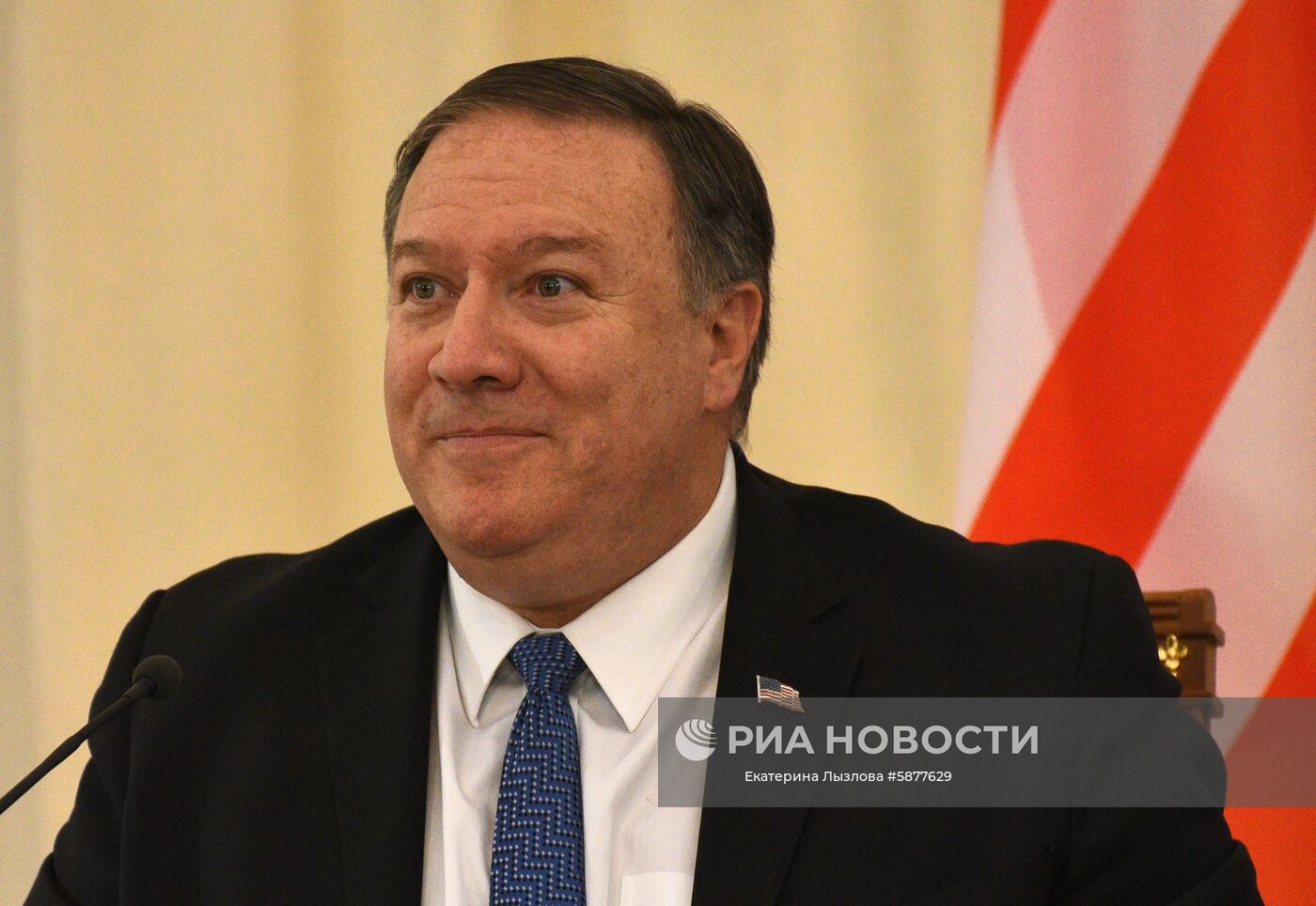 Госсекретарь США Майк Помпео во время совместной пресс-конференции с министром иностранных дел РФ Сергеем Лавровым по итогам переговоров в Сочи. Место: Россия, Краснодарский край, Сочи. Автор: Екатерина Лызлова/РИА Новости. Встреча главы МИД РФ С. Лаврова с госсекретарем США М. Помпео