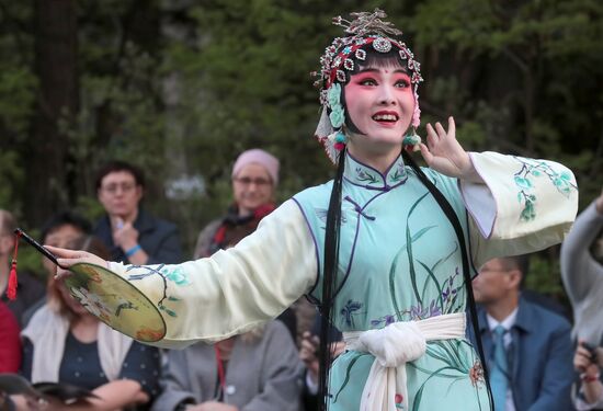 Спектакль "Пионовая беседка" в рамках Чеховского фестиваля