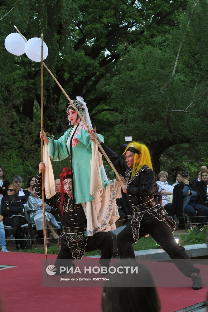 Спектакль "Пионовая беседка" в рамках Чеховского фестиваля