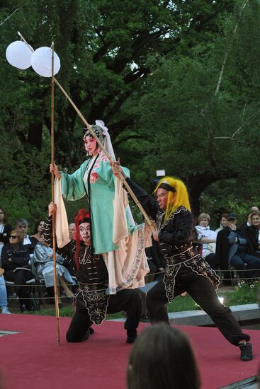 Спектакль "Пионовая беседка" в рамках Чеховского фестиваля