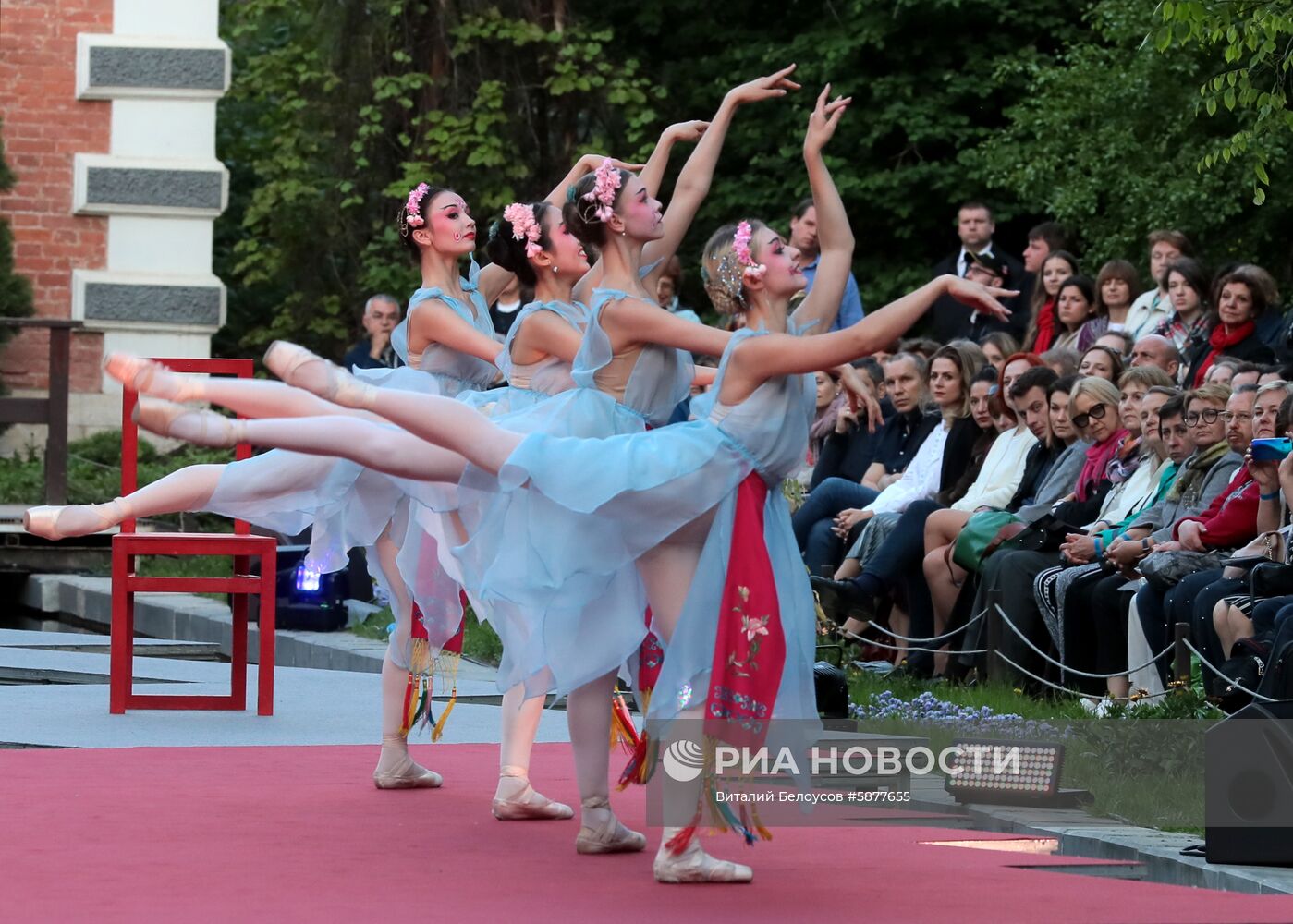 Спектакль "Пионовая беседка" в рамках Чеховского фестиваля