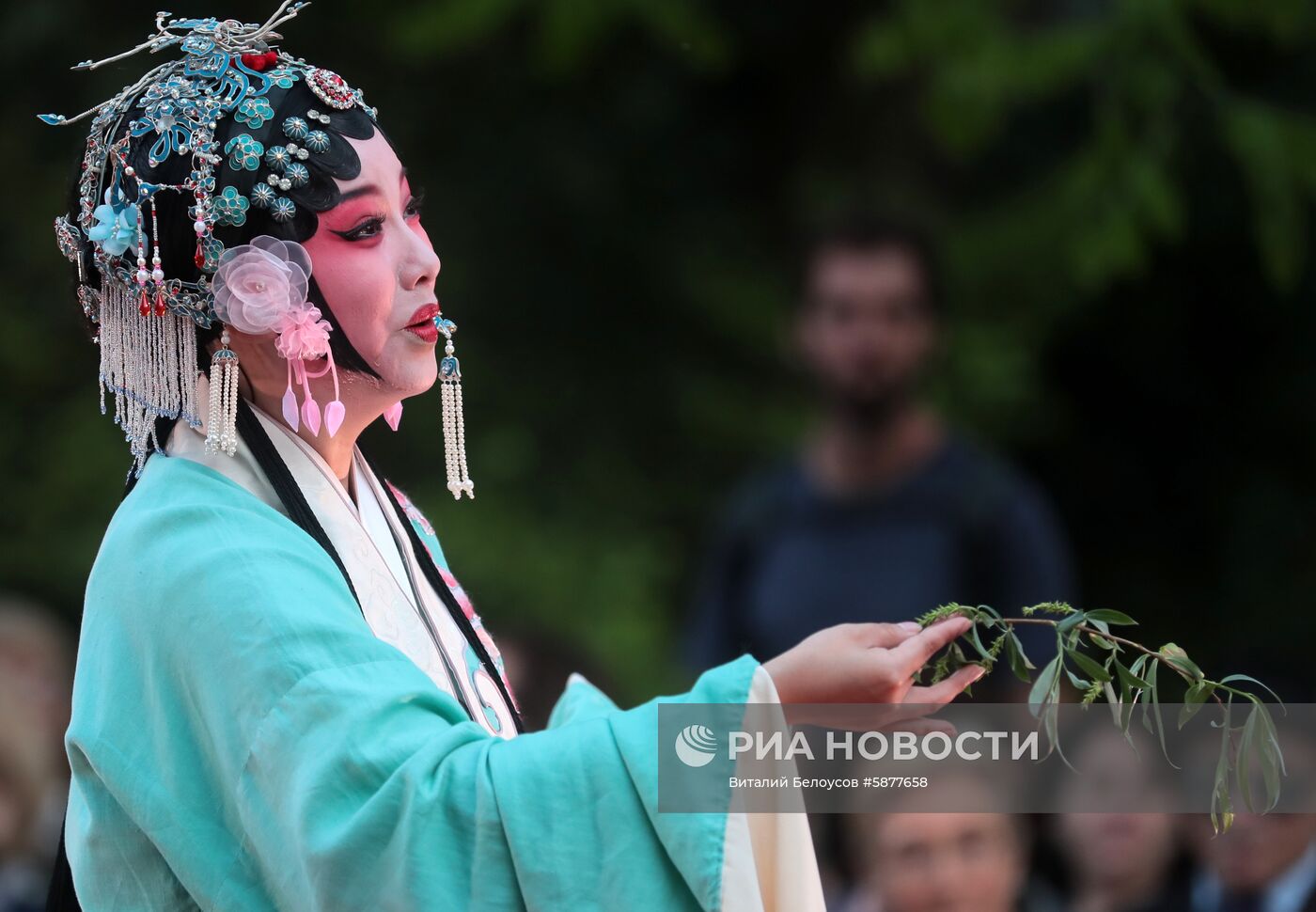 Спектакль "Пионовая беседка" в рамках Чеховского фестиваля