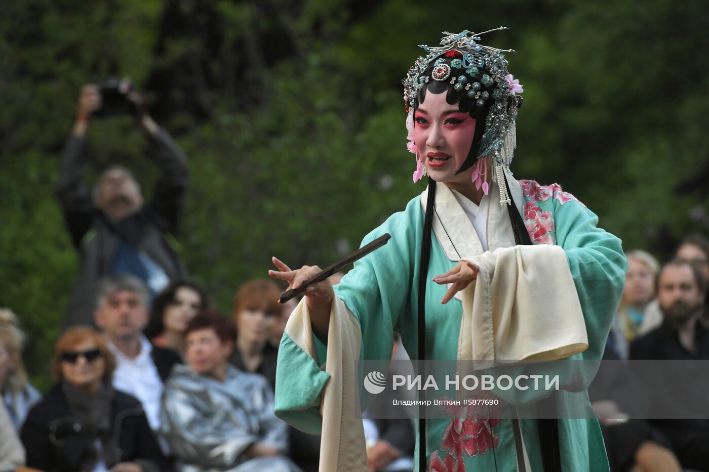 Спектакль "Пионовая беседка" в рамках Чеховского фестиваля