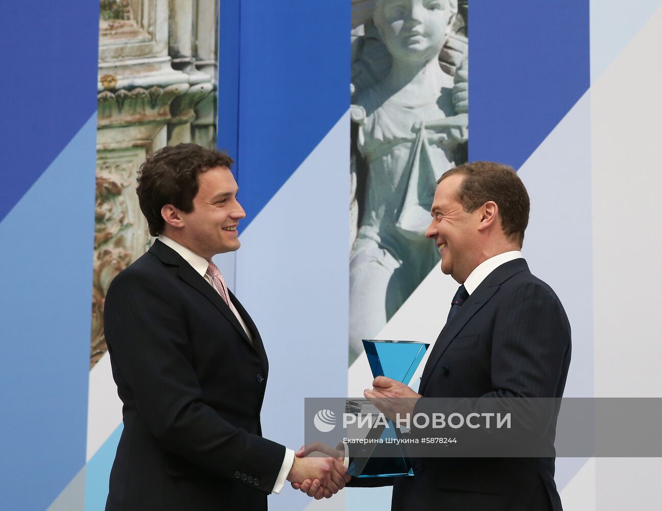 Рабочая поездка премьер-министра РФ Д. Медведева в Санкт-Петербург