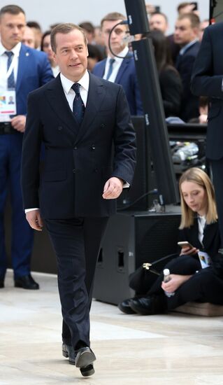 Рабочая поездка премьер-министра РФ Д. Медведева в Санкт-Петербург