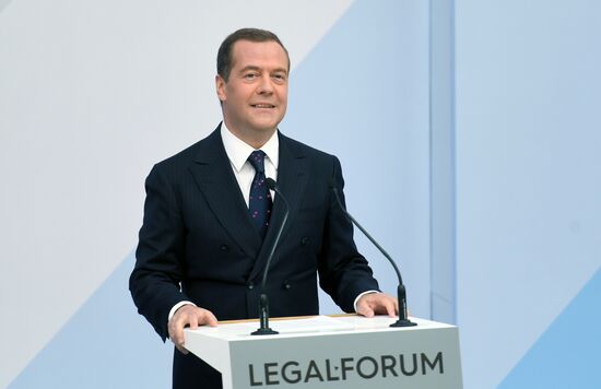 Рабочая поездка премьер-министра РФ Д. Медведева в Санкт-Петербург