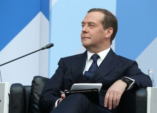 Рабочая поездка премьер-министра РФ Д. Медведева в Санкт-Петербург