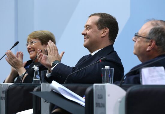 Рабочая поездка премьер-министра РФ Д. Медведева в Санкт-Петербург