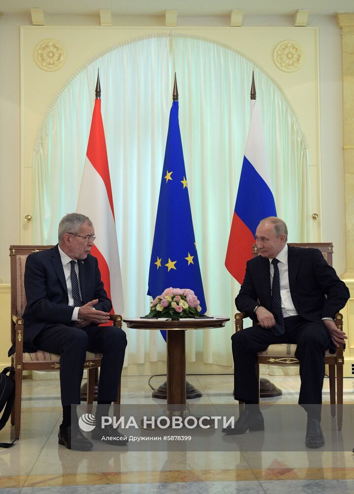 Встреча президента РФ В. Путина с президентом Австрии А. ван дер Белленом