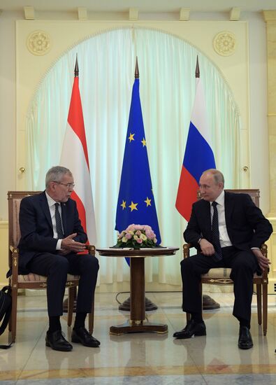 Встреча президента РФ В. Путина с президентом Австрии А. ван дер Белленом