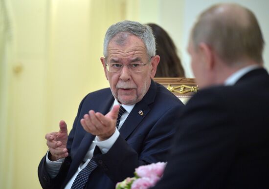 Встреча президента РФ В. Путина с президентом Австрии А. ван дер Белленом