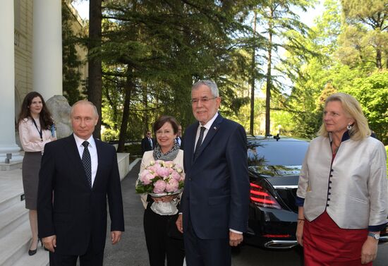 Встреча президента РФ В. Путина с президентом Австрии А. ван дер Белленом