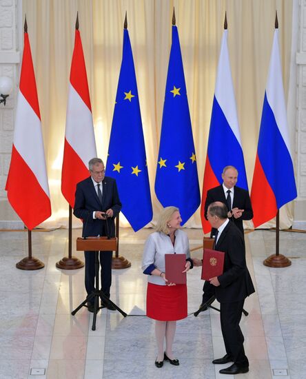 Встреча президента РФ В. Путина с президентом Австрии А. ван дер Белленом